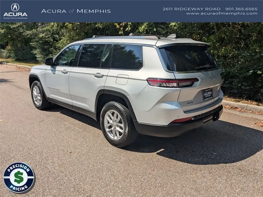 2023 Jeep Grand Cherokee Laredo photo 1