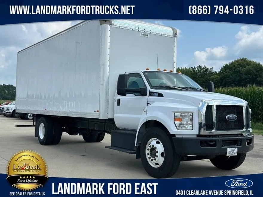 2021 Ford F-650 Base photo 1