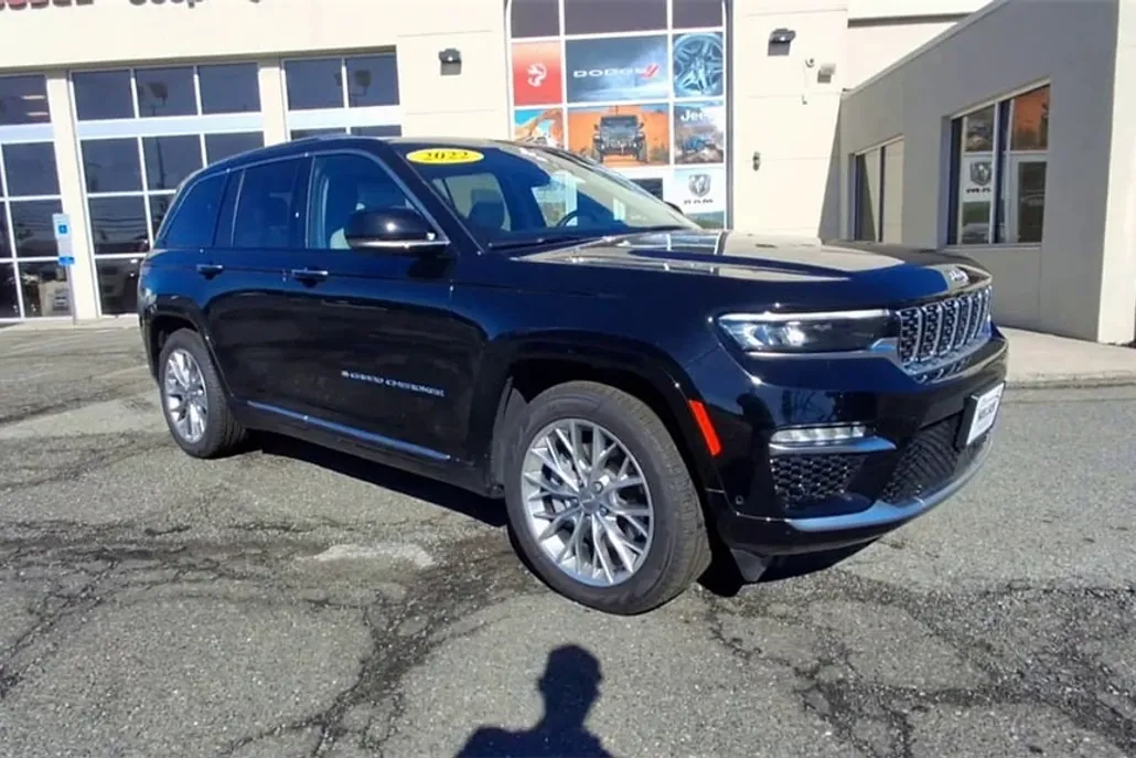 2022 Jeep Grand Cherokee Summit 4xe photo 1