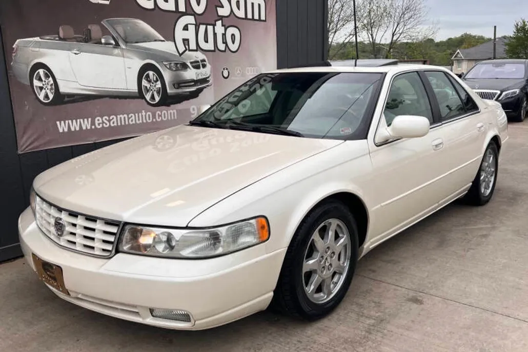 2002 Cadillac Seville STS photo 1