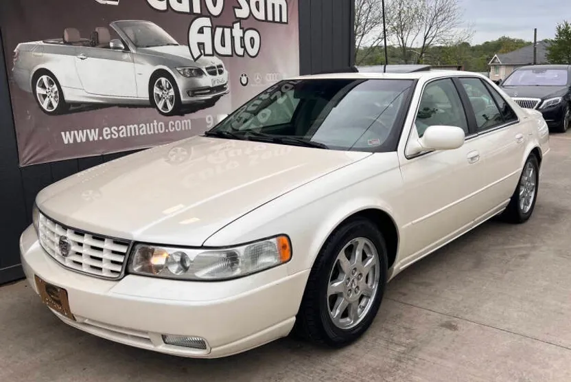 2002 Cadillac Seville STS photo 1