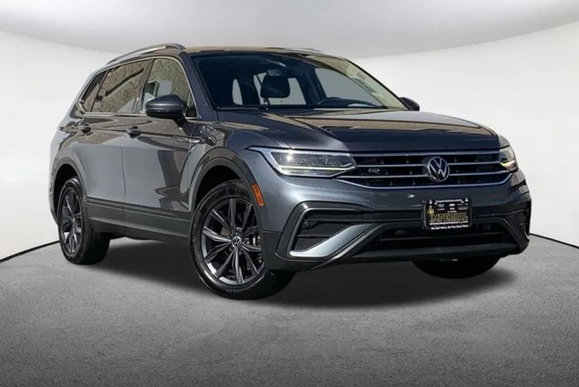 2022 Volkswagen Tiguan SE photo 1