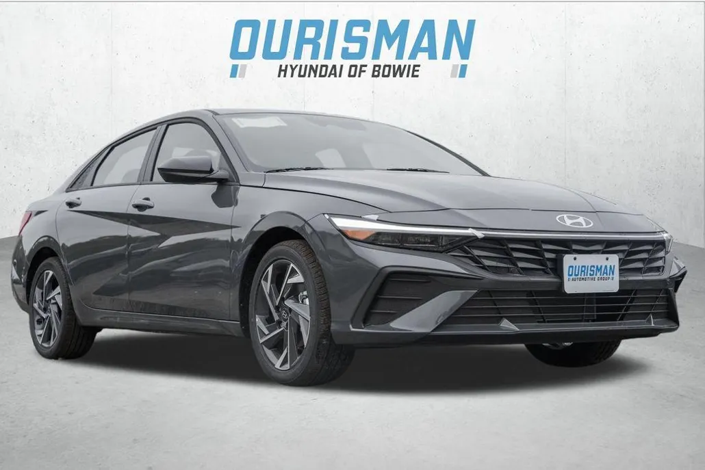 2025 Hyundai Elantra SEL Sport photo 1