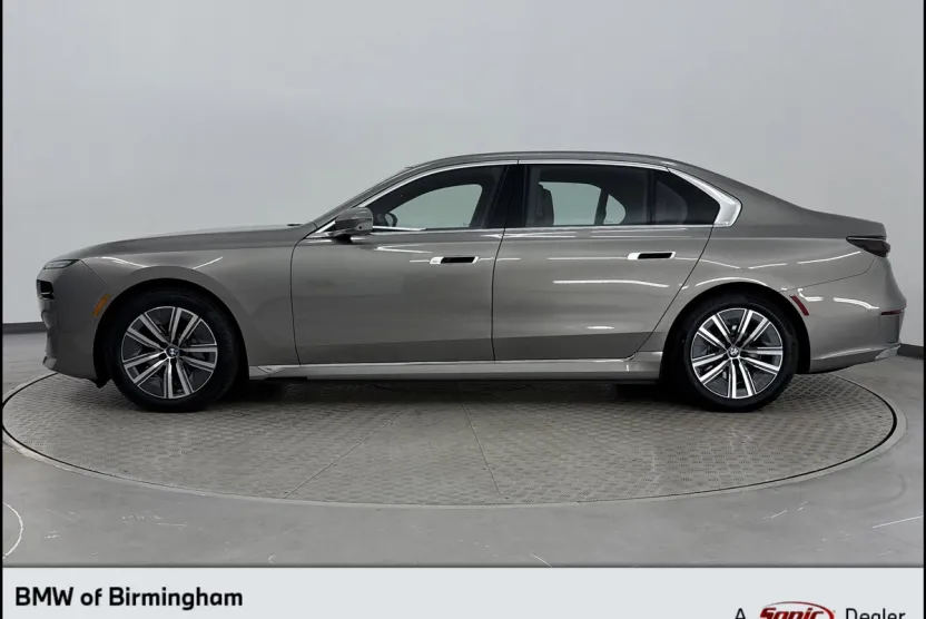 2025 Bmw i7 xDrive60 photo 1
