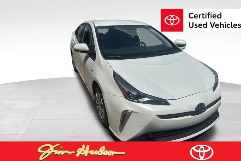 2022 Toyota Prius LE AWD-e photo 1