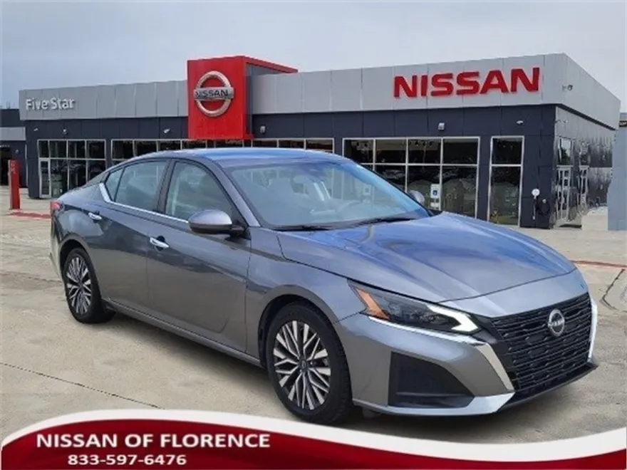 2023 Nissan Altima 2.5 SV photo 1