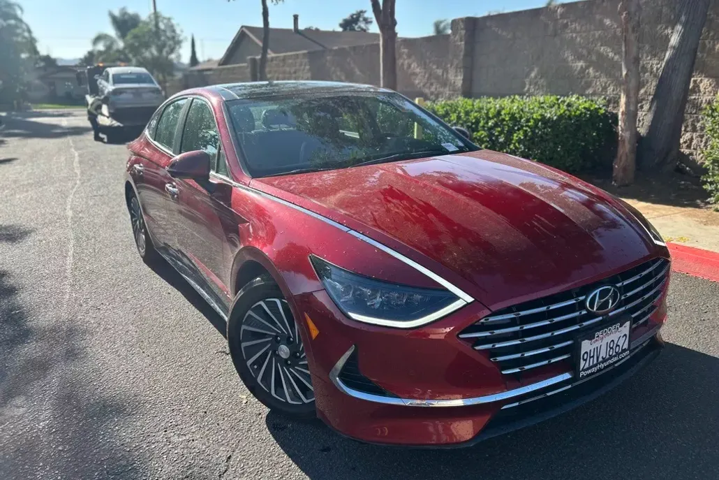 2023 Hyundai Sonata Hybrid Limited photo 1