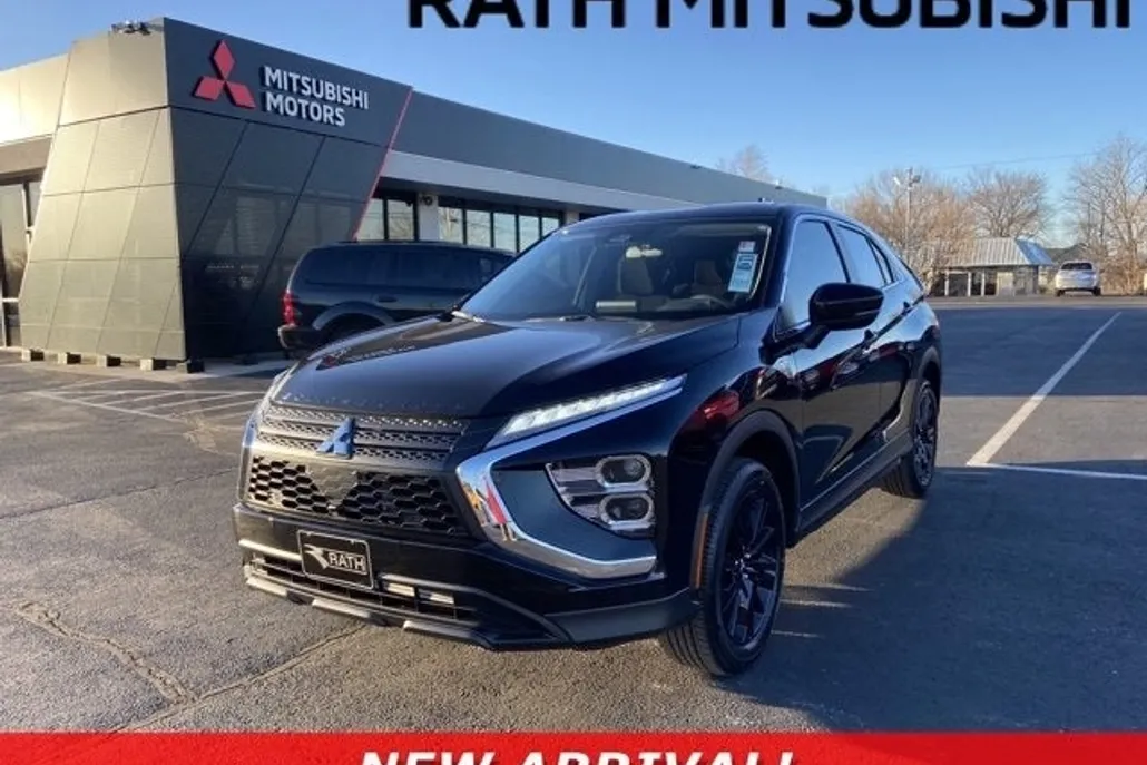 2025 Mitsubishi Eclipse Cross LE photo 1