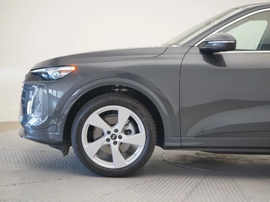 2025 Audi Q5 2.0T Prestige photo 1