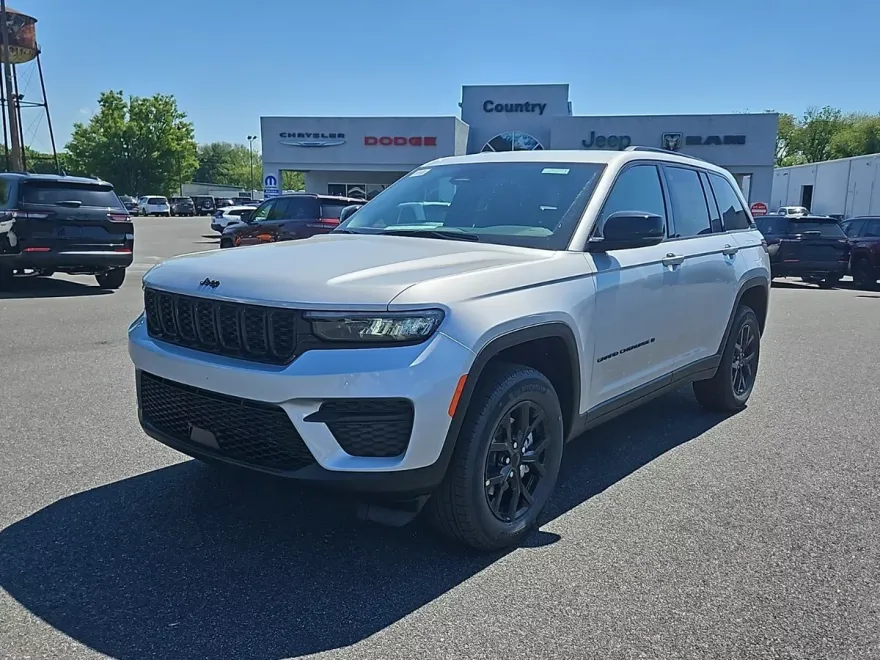 2025 Jeep Grand Cherokee Altitude photo 1