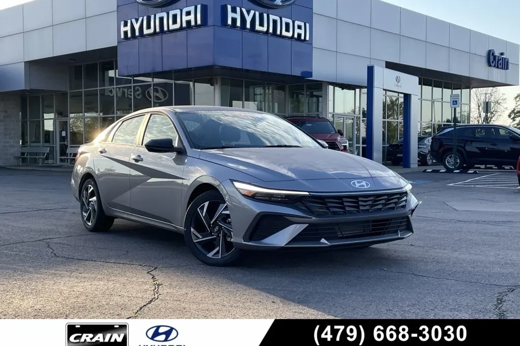 2025 Hyundai Elantra SEL Sport photo 1