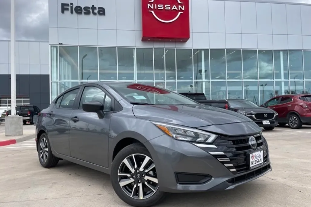 2025 Nissan Versa S photo 1