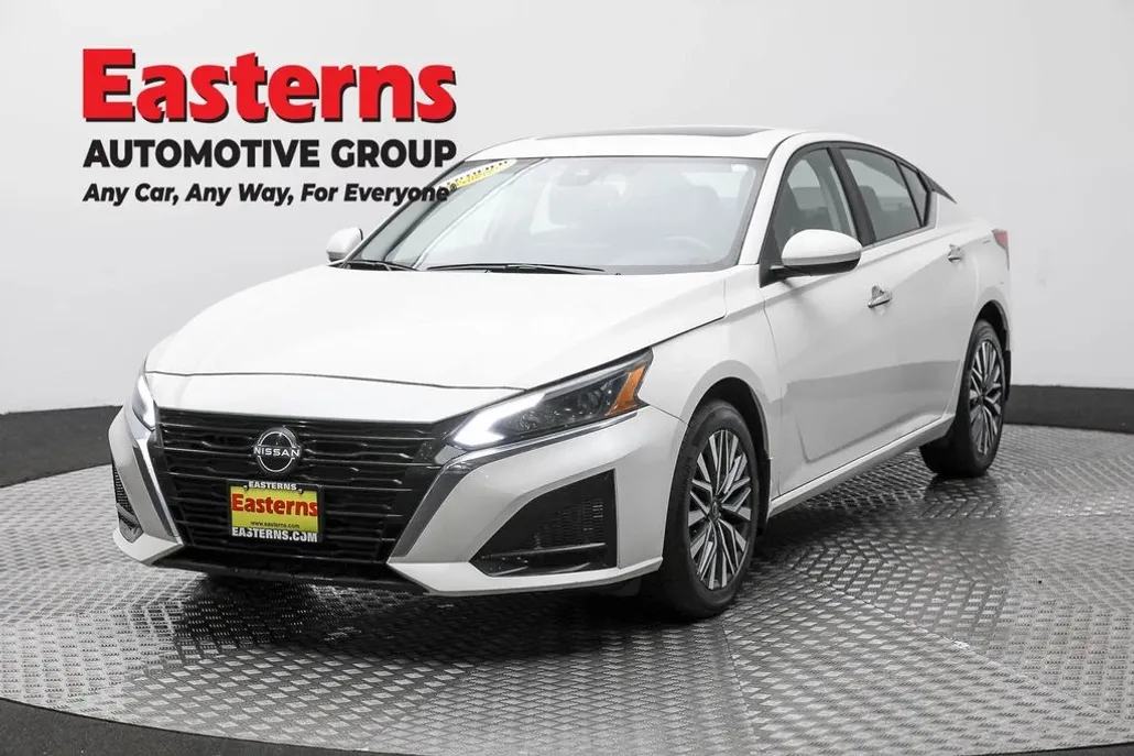 2023 Nissan Altima 2.5 SV photo 1