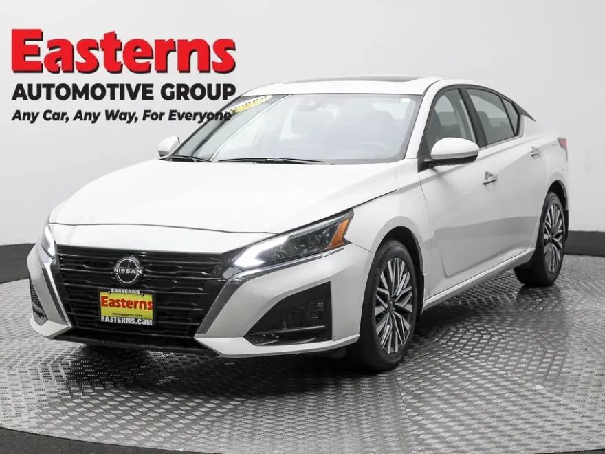 2023 Nissan Altima 2.5 SV photo 1