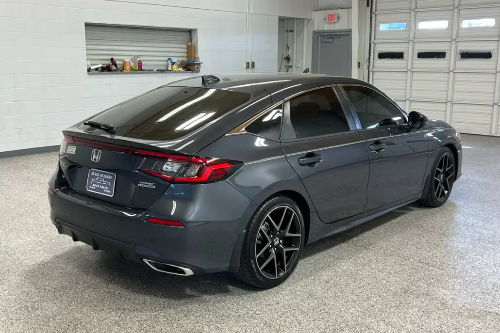 2022 Honda Civic Hatchback Sport Touring photo 1