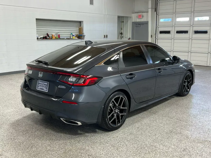 2022 Honda Civic Hatchback Sport Touring photo 1