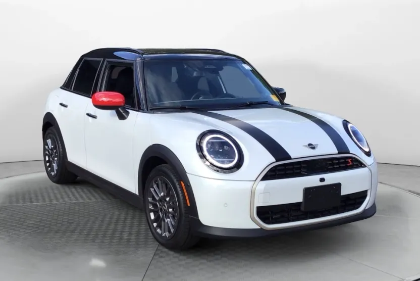 2025 Mini Cooper 4 Door Hardtop S photo 1