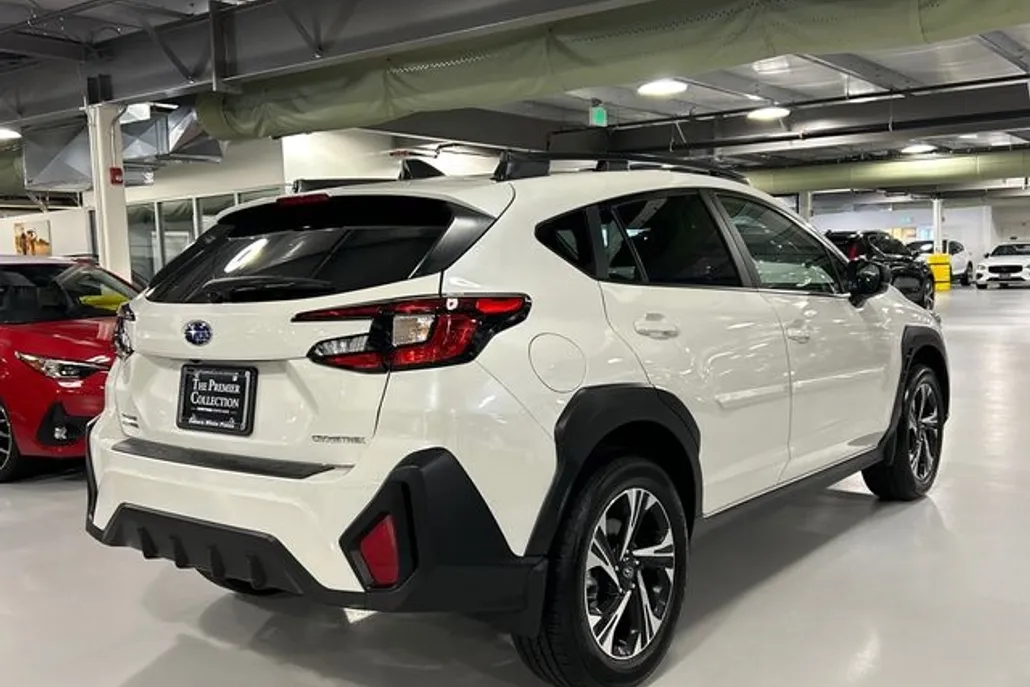 2025 Subaru Crosstrek Premium photo 1