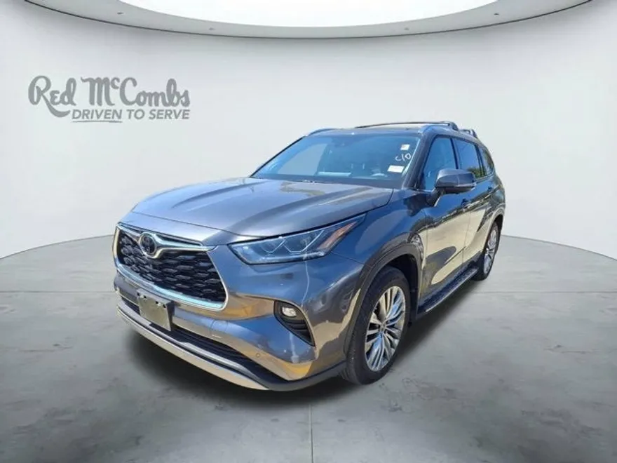 2023 Toyota Highlander Platinum photo 1
