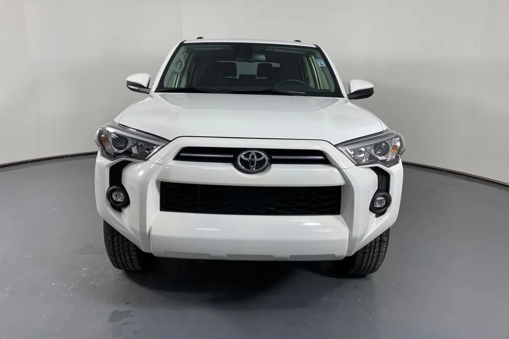 2024 Toyota 4Runner SR5 photo 1