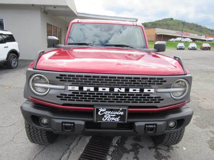 2025 Ford Bronco Badlands photo 1