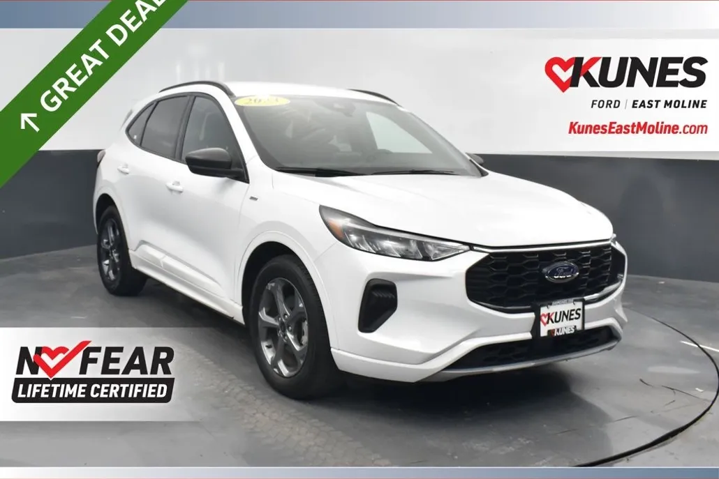 2023 Ford Escape ST-Line photo 1