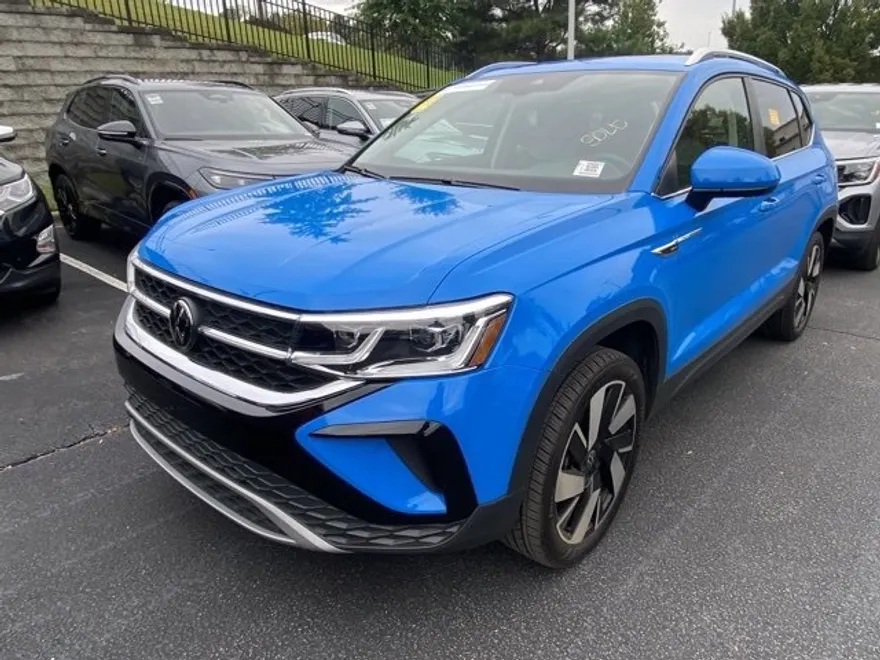 2024 Volkswagen Taos SEL photo 1