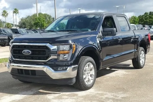 2023 Ford F-150 XLT photo 3