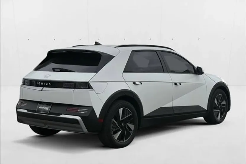 2025 Hyundai Ioniq 5 SEL photo 1