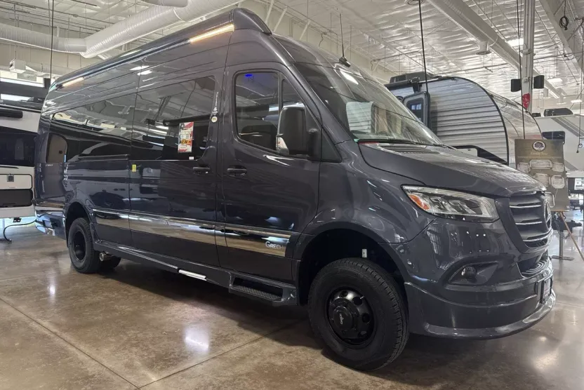 2025 Mercedes Benz Sprinter 3500 photo 1