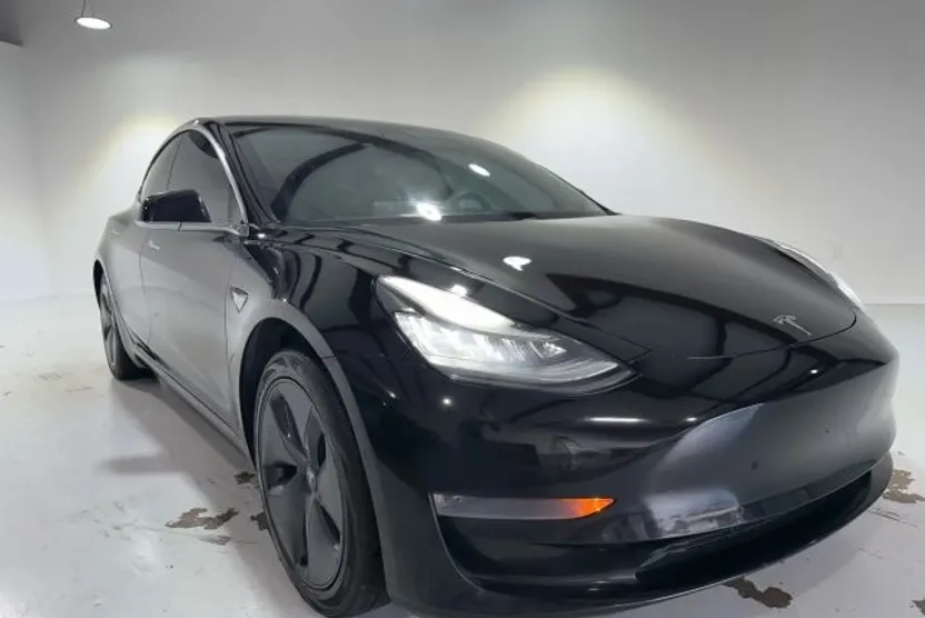 2020 Tesla Model 3 Standard Range photo 1
