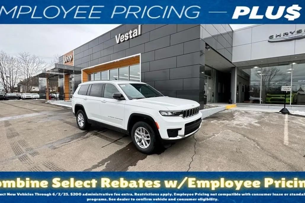 2025 Jeep Grand Cherokee Laredo photo 1