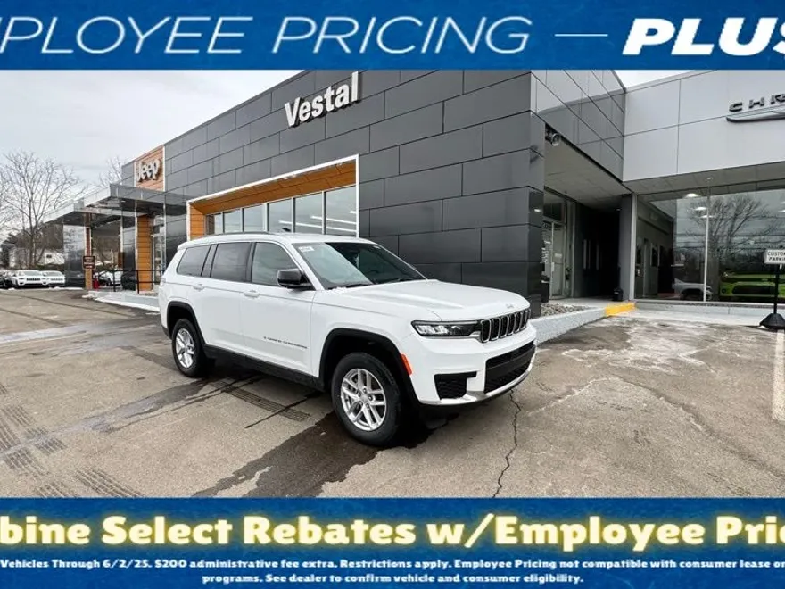 2025 Jeep Grand Cherokee Laredo photo 1