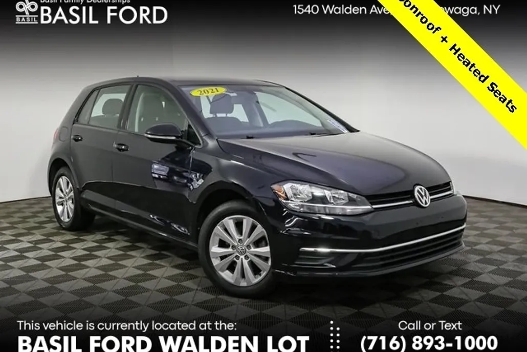 2021 Volkswagen Golf TSI photo 1
