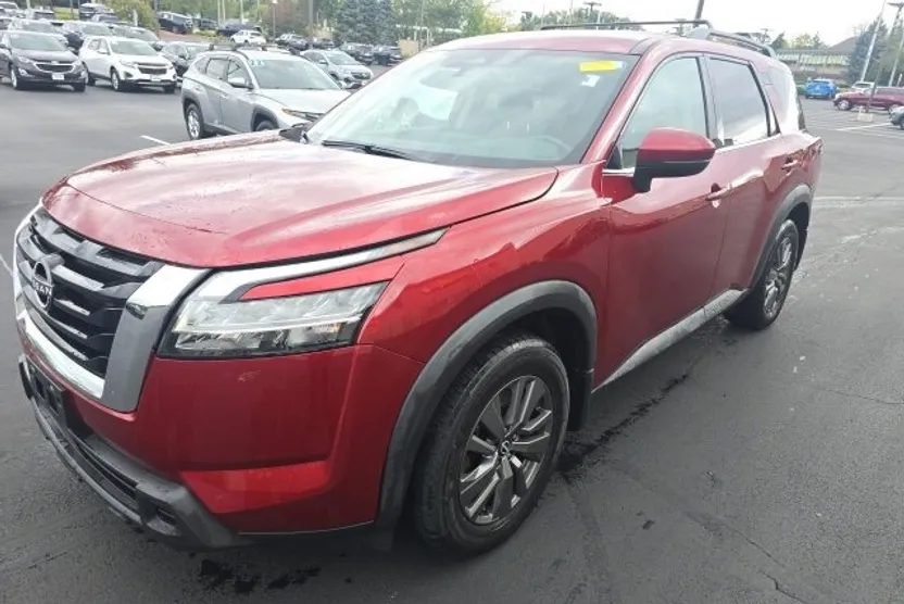 2022 Nissan Pathfinder SV photo 1