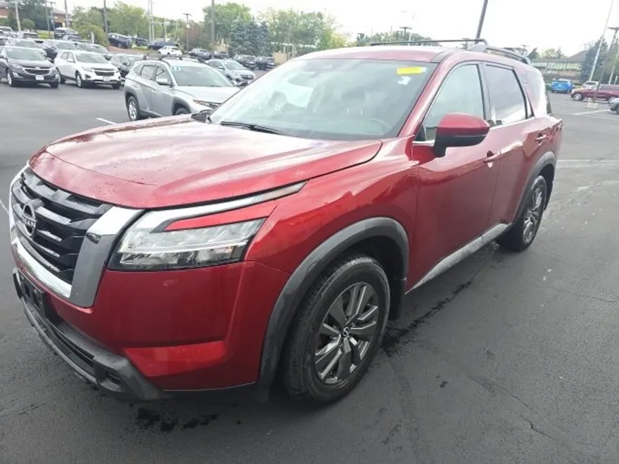 2022 Nissan Pathfinder SV photo 1