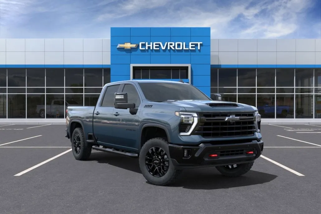 2025 Chevrolet Silverado LT photo 1