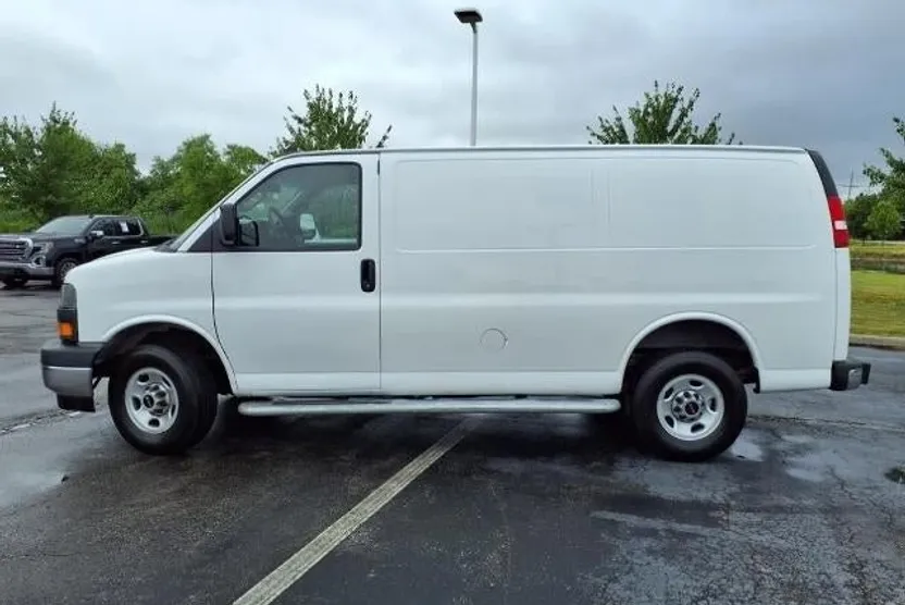 2023 Gmc Savana Cargo 2500 photo 1