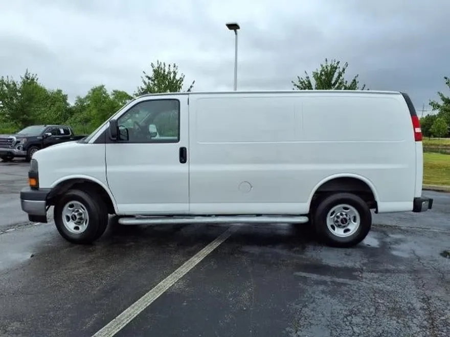 2023 Gmc Savana Cargo 2500 photo 1
