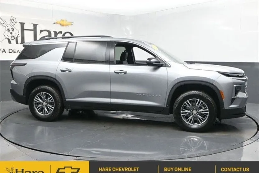 2025 Chevrolet Traverse photo 1