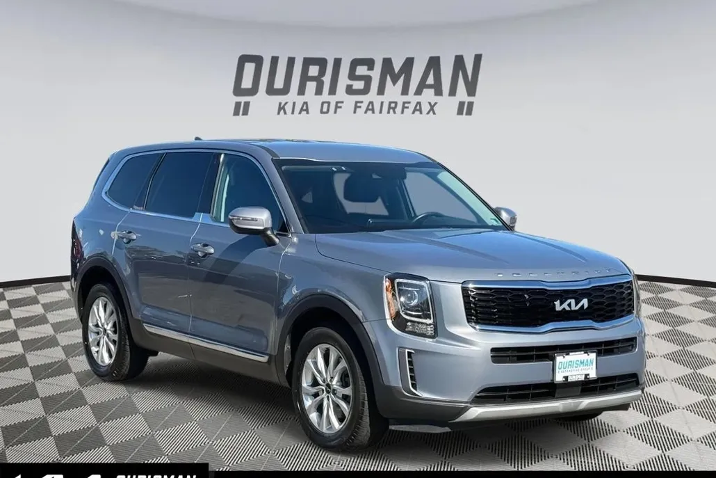 2022 Kia Telluride LX photo 1