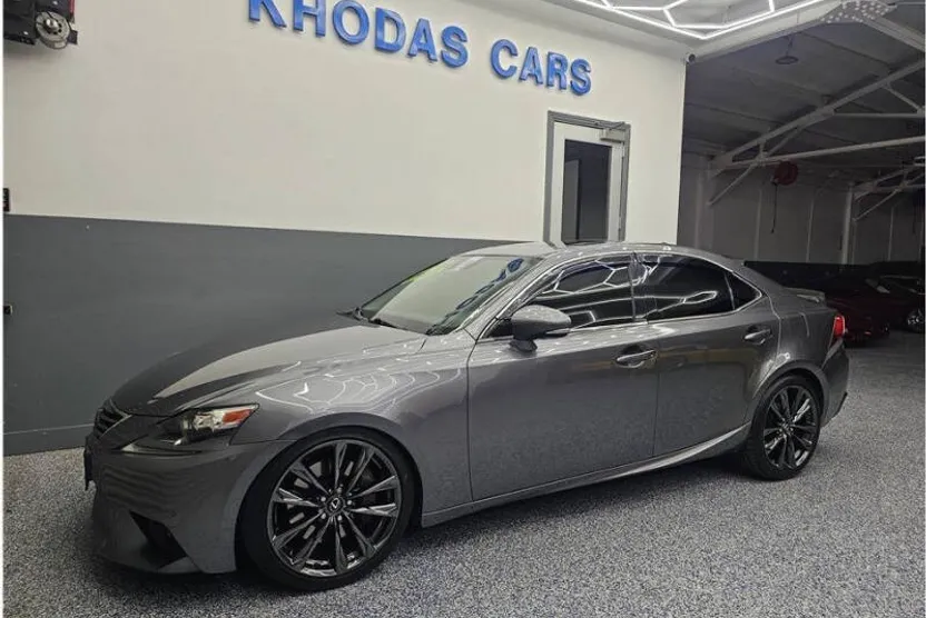 2014 Lexus IS 350 photo 1
