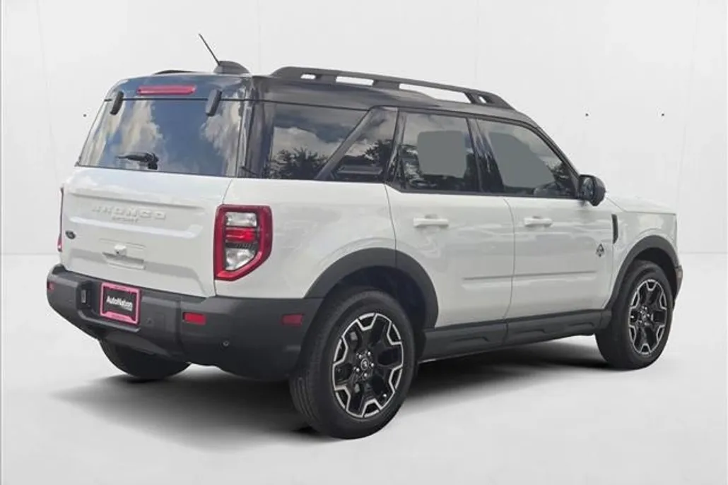 2025 Ford Bronco Sport Outer Banks photo 1