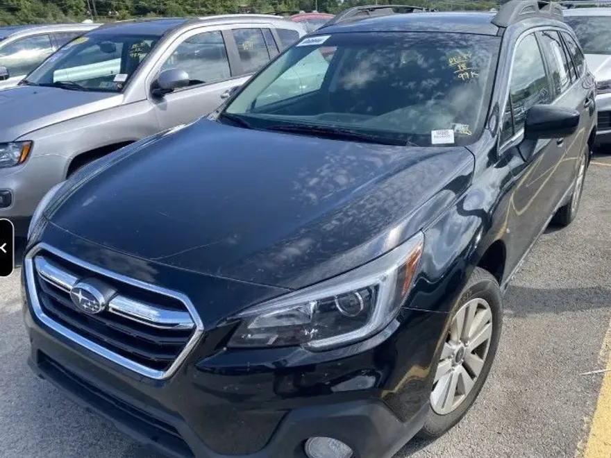 2018 Subaru Outback 2.5i Premium photo 1