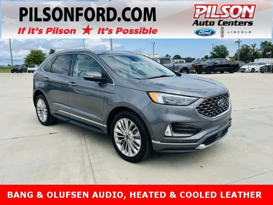 2024 Ford Edge Titanium photo 1