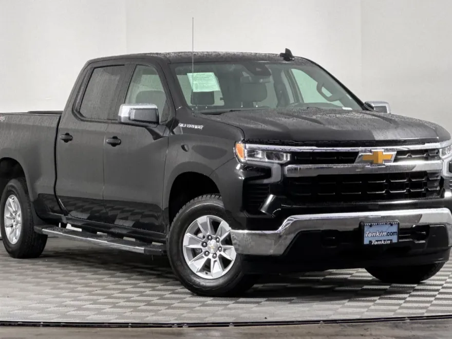 2024 Chevrolet Silverado 1500 LT photo 1