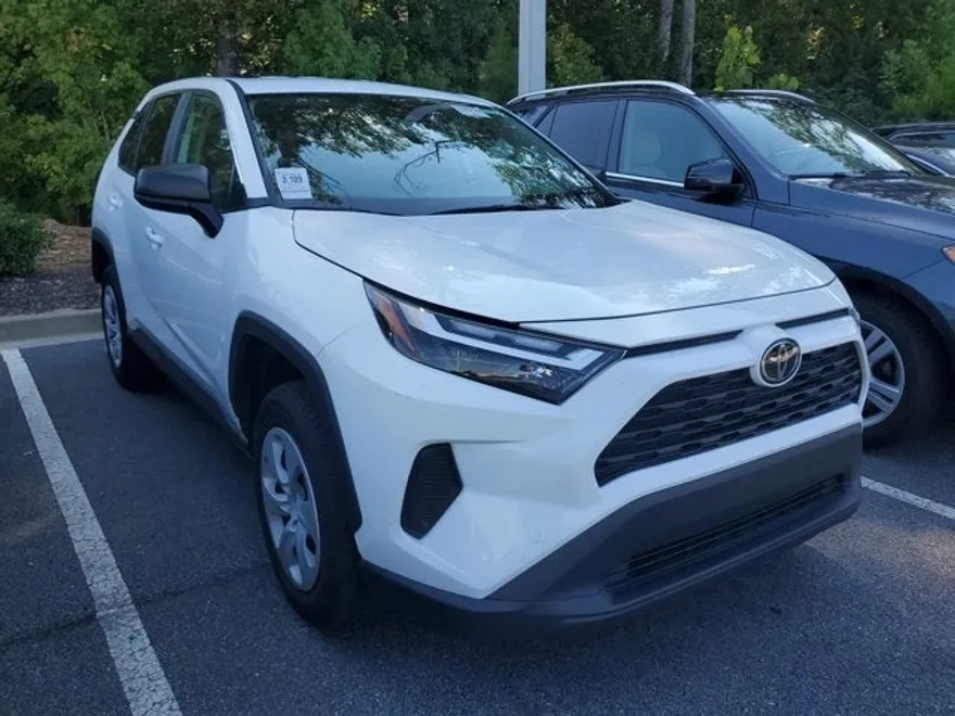 2024 Toyota RAV4 LE photo 1
