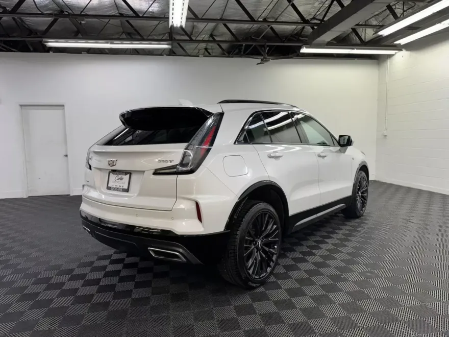 2024 Cadillac XT4 Sport photo 1