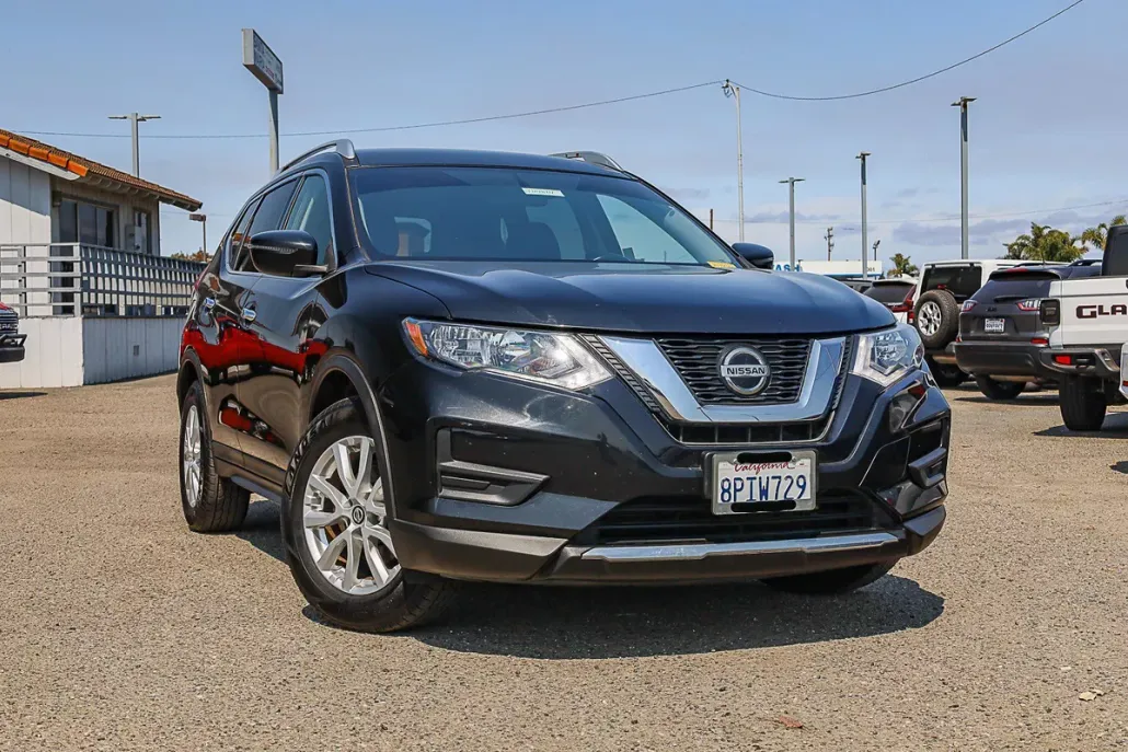2018 Nissan Rogue SV photo 1