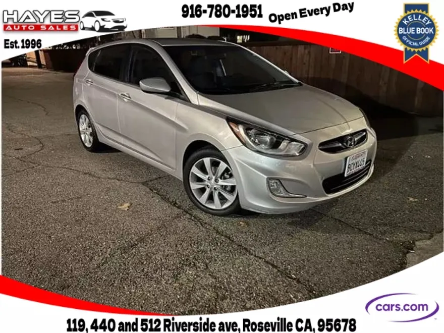 2012 Hyundai Accent SE photo 1